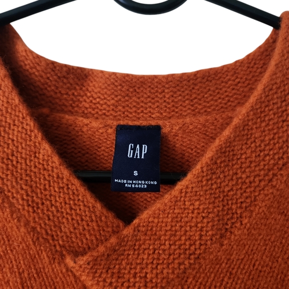 Bundle of 2 Vintage Gap Wool Sweaters - Picture 7 of 10